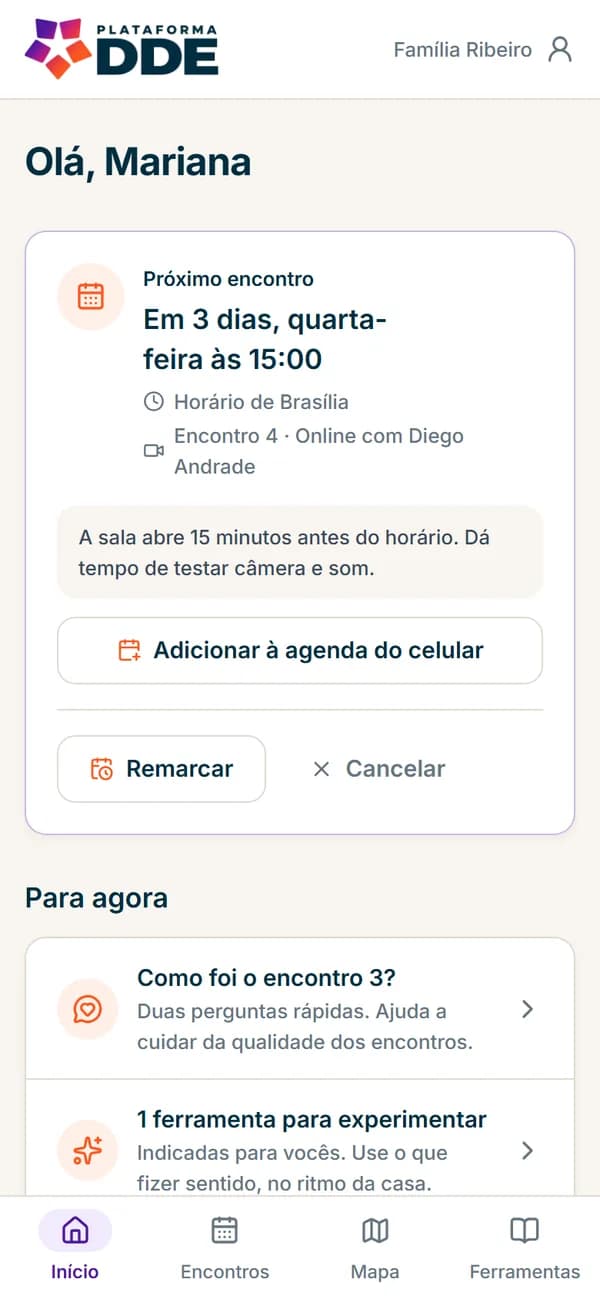 Tela inicial da área dos pais no celular: o próximo encontro marcado, online, e o que há para agora.